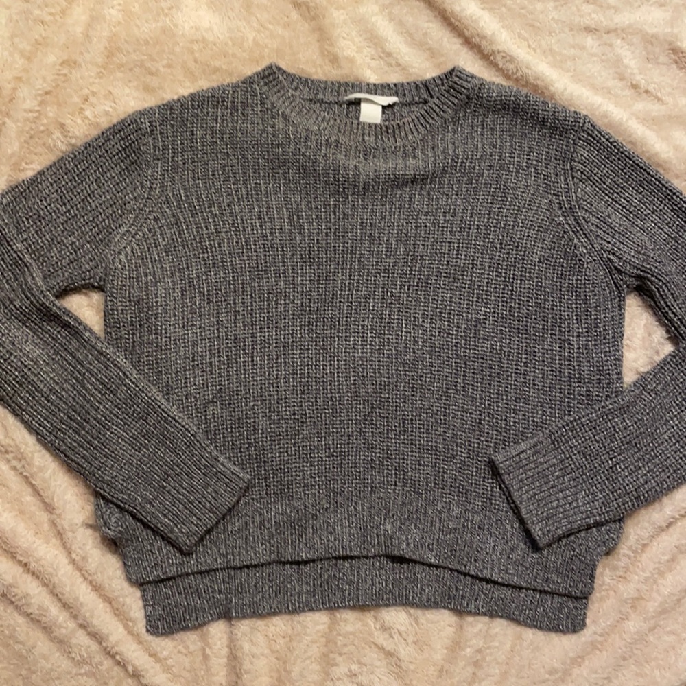 *NEW* H&M Size Medium Gray Knit Sweater
